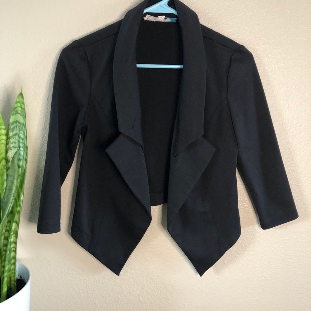 Black cropped blazer